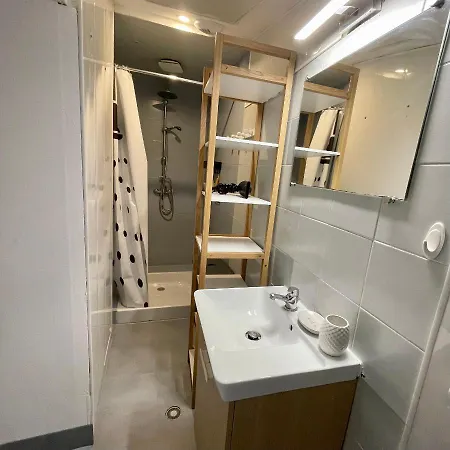 Apartment Intra-muros Bien Situe Et Agreable A Proximite Des Theatres Avignon